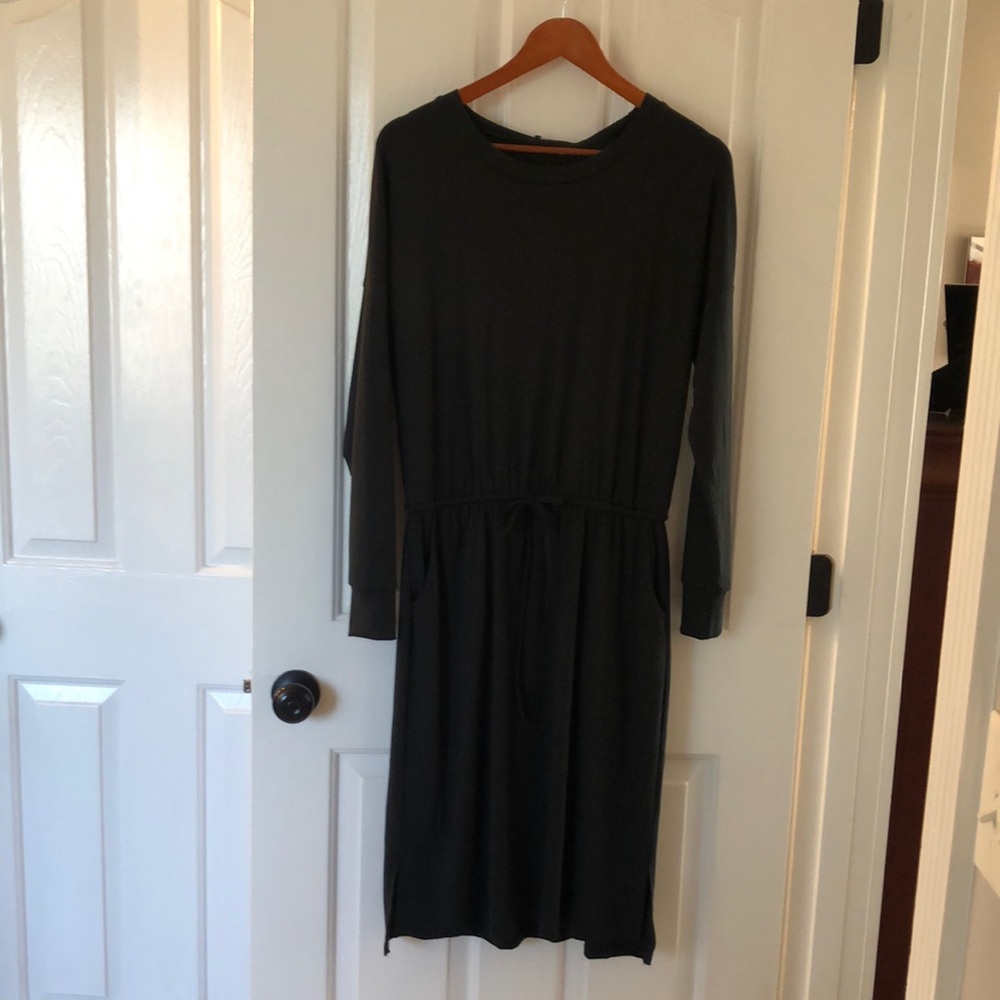 NWT Simier Fariry Women’s Midi Dress- Medium